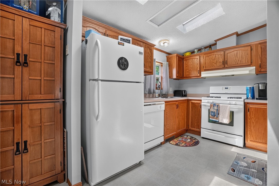 325 Britton Drive Geneva OH 44041
