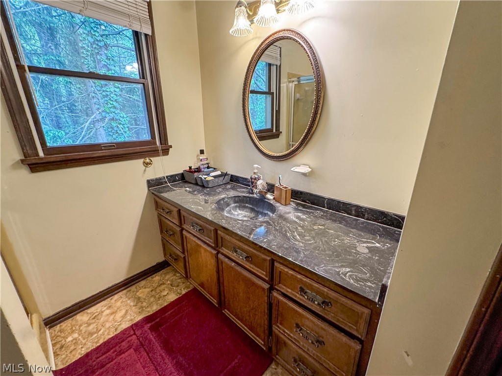 1318 Highland Avenue E Salem OH 44460