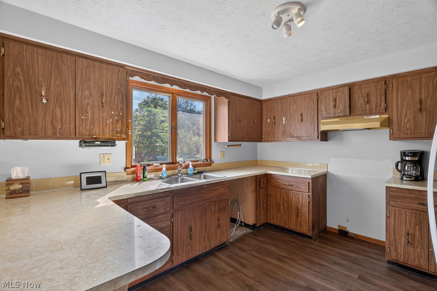 1817 N Nantucket Drive Lorain OH 44053