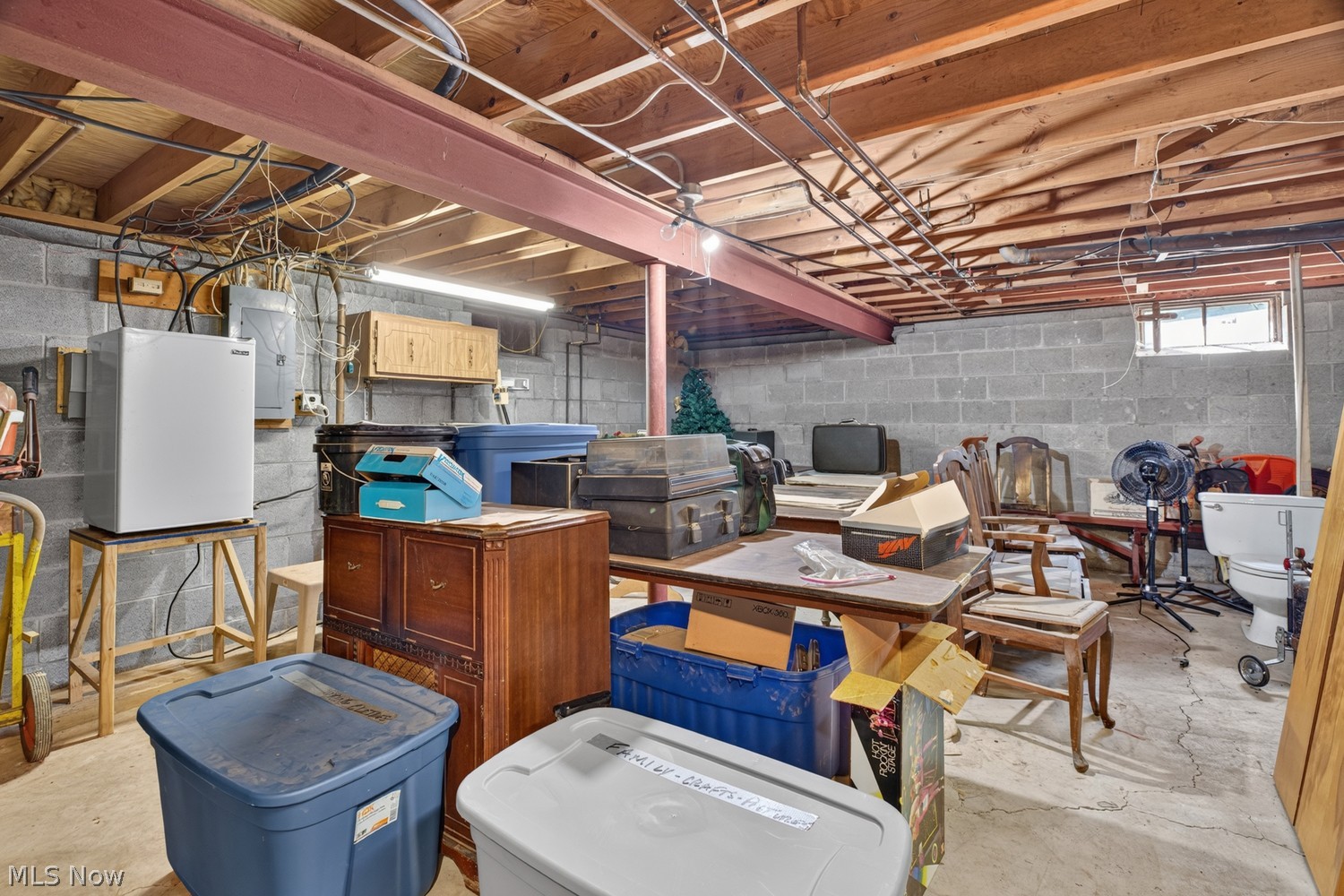 1817 N Nantucket Drive Lorain OH 44053