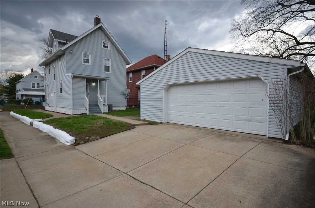 486 Howe Street Akron OH 44307