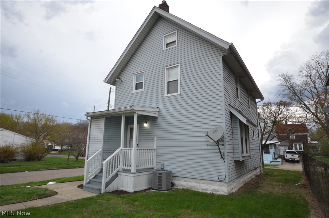 486 Howe Street Akron OH 44307