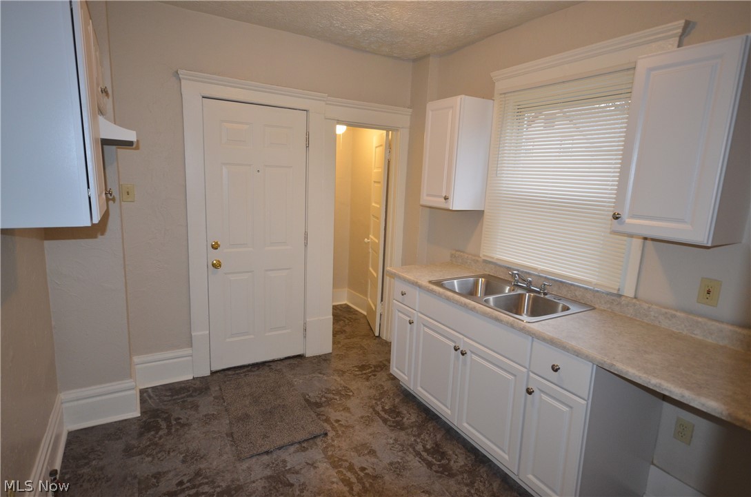 486 Howe Street Akron OH 44307