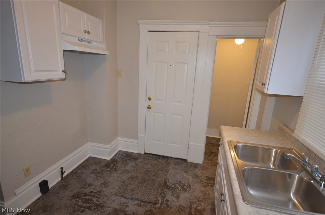 486 Howe Street Akron OH 44307