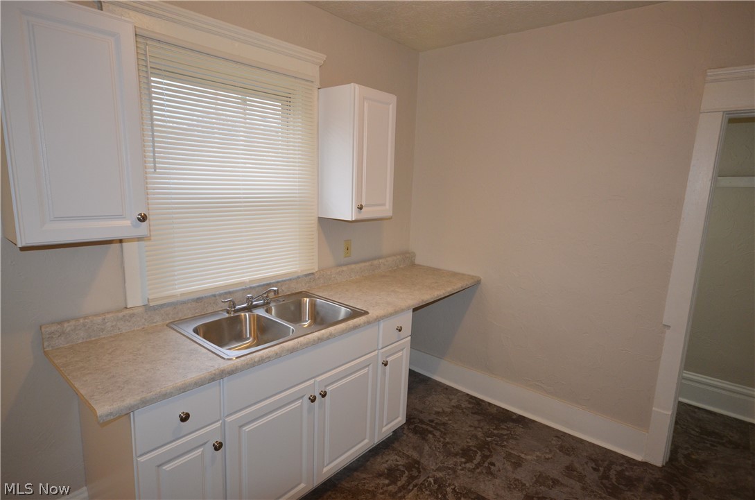 486 Howe Street Akron OH 44307