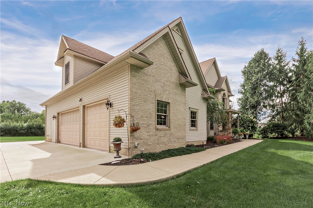 16685 Lucky Bell Lane Chagrin Falls OH 44023