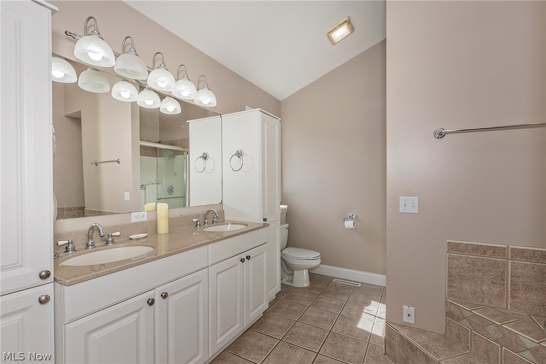 16685 Lucky Bell Lane Chagrin Falls OH 44023