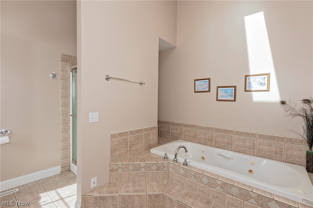 16685 Lucky Bell Lane Chagrin Falls OH 44023