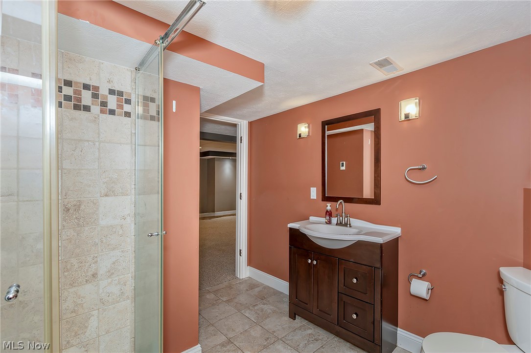 16685 Lucky Bell Lane Chagrin Falls OH 44023