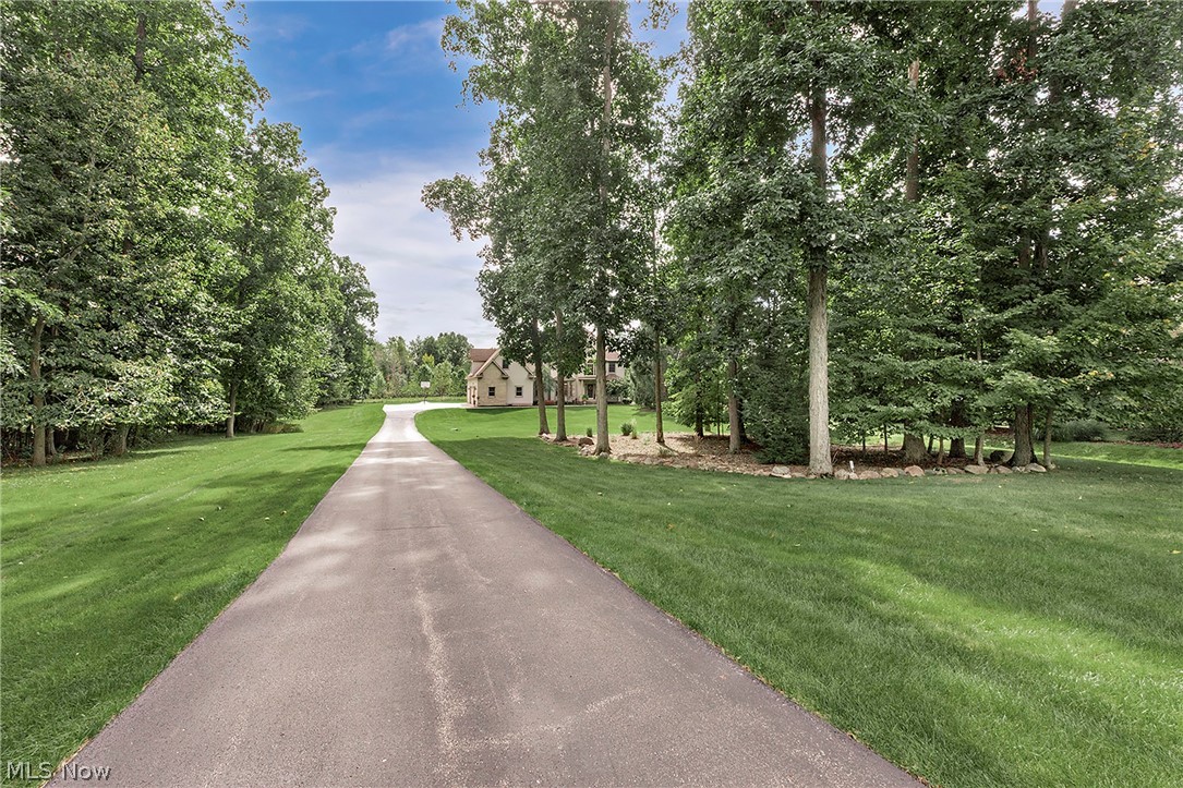 16685 Lucky Bell Lane Chagrin Falls OH 44023