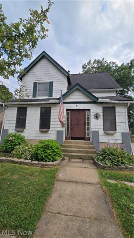 504 E Riddle Avenue Ravenna OH 44266