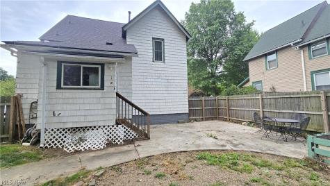 504 E Riddle Avenue Ravenna OH 44266