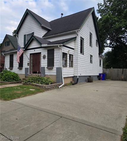504 E Riddle Avenue Ravenna OH 44266