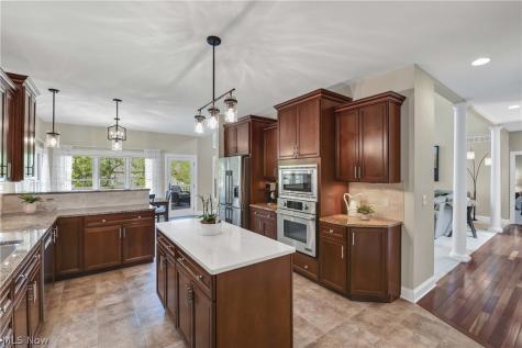 9000 Crooked Creek Lane Broadview Heights OH 44147