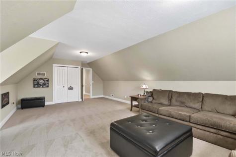 9000 Crooked Creek Lane Broadview Heights OH 44147