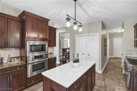 9000 Crooked Creek Lane Broadview Heights OH 44147
