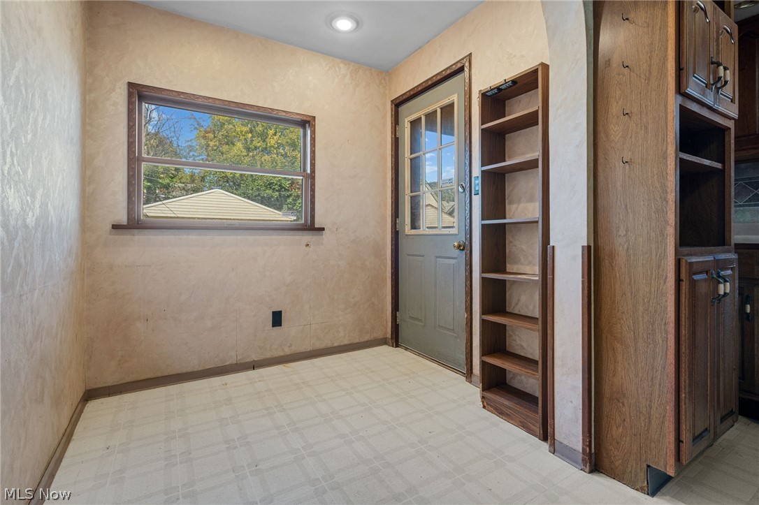 10326 Thrush Avenue Cleveland OH 44111