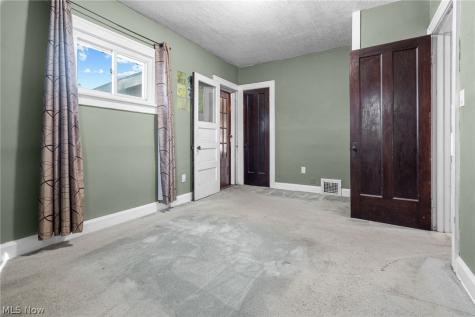 10326 Thrush Avenue Cleveland OH 44111