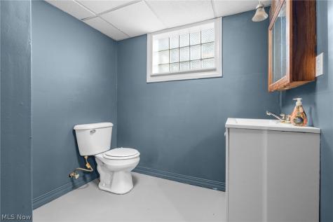 10326 Thrush Avenue Cleveland OH 44111