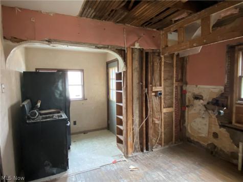 10326 Thrush Avenue Cleveland OH 44111