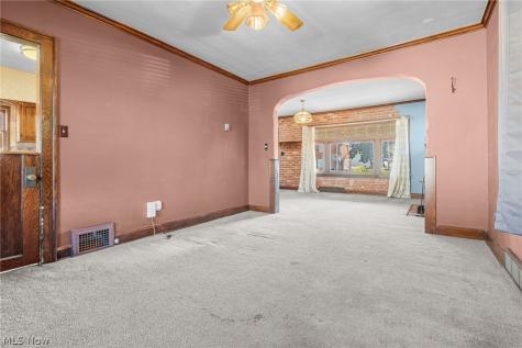10326 Thrush Avenue Cleveland OH 44111