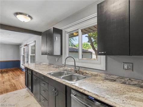 1515 Collinwood Circle Cuyahoga Falls OH 44221