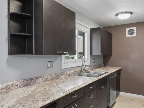 1515 Collinwood Circle Cuyahoga Falls OH 44221