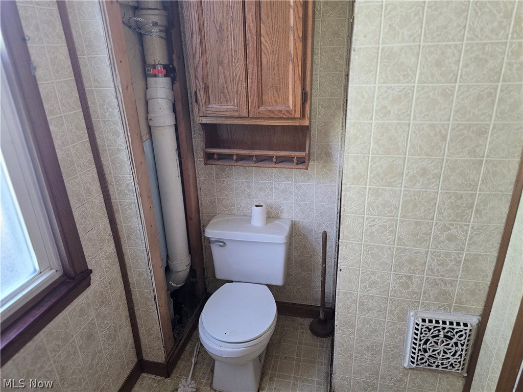 10927 Hampden Avenue Cleveland OH 44108