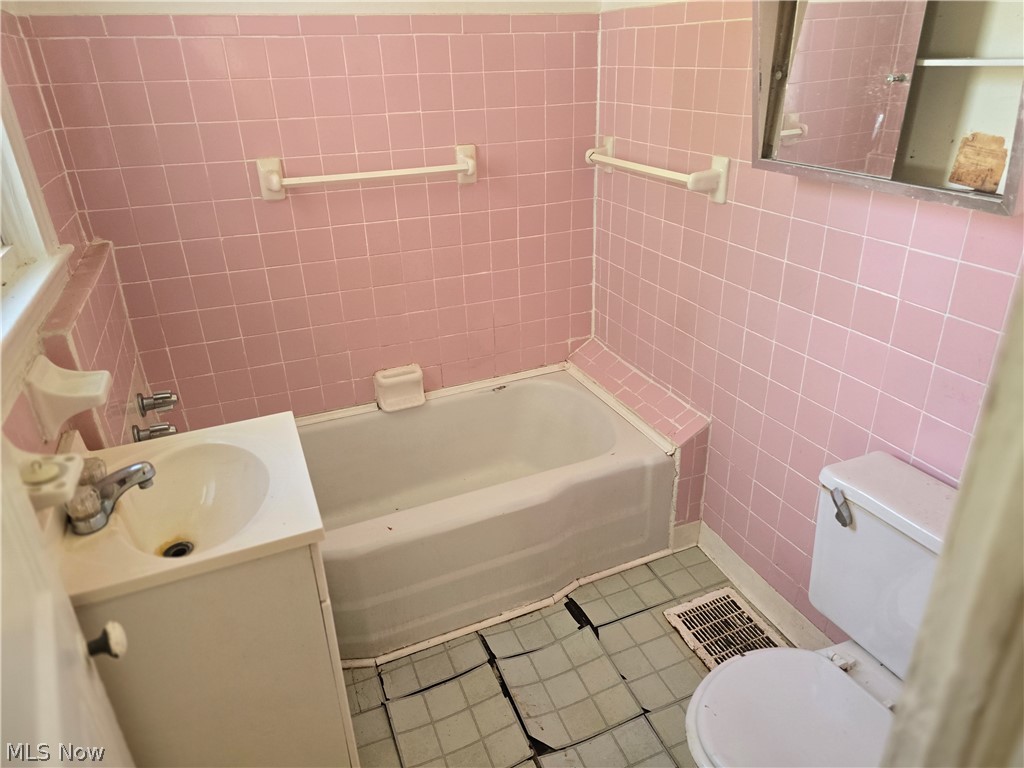 10927 Hampden Avenue Cleveland OH 44108