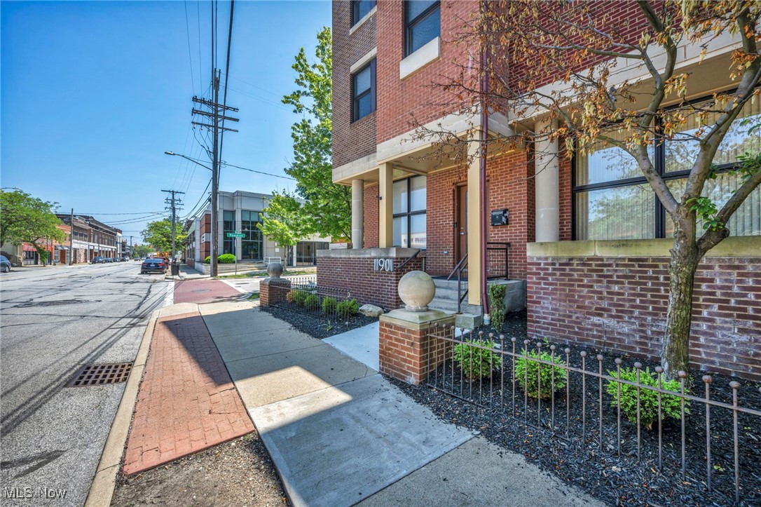 11901 Detroit Avenue Lakewood OH 44107
