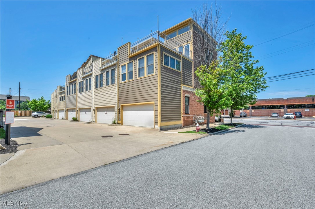 11901 Detroit Avenue Lakewood OH 44107