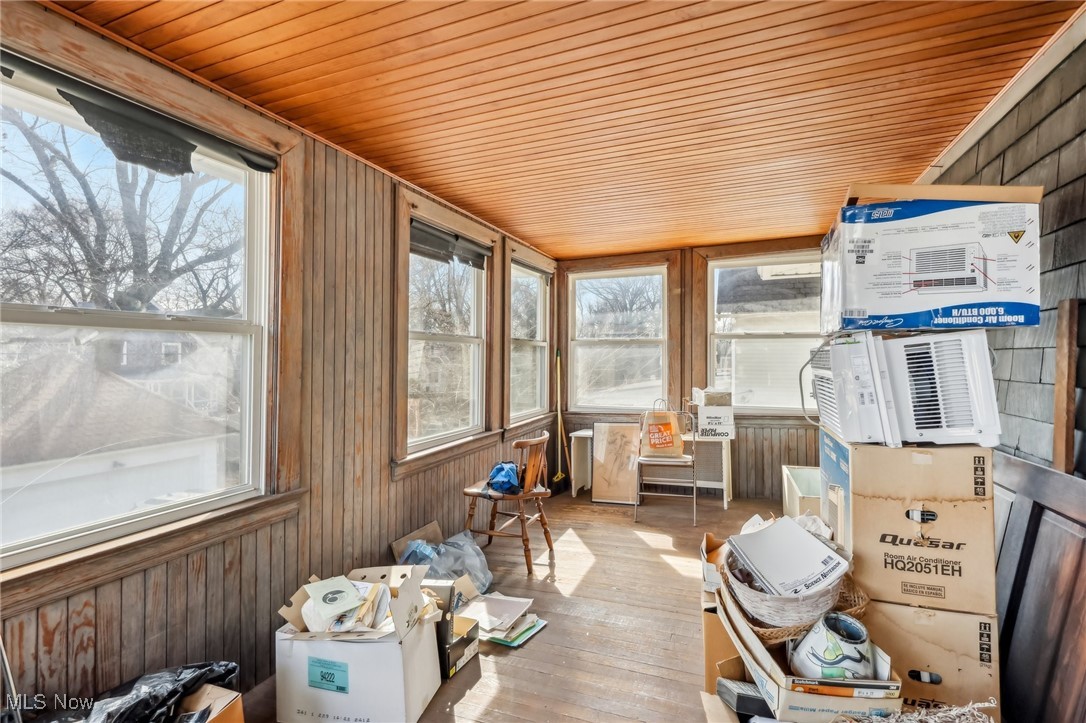 1435 W Clifton Boulevard Lakewood OH 44107