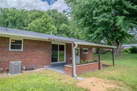 104 Randolph Road Marietta OH 45750