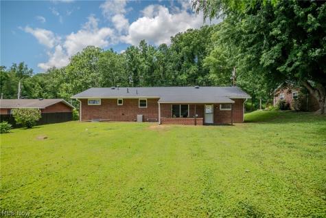 104 Randolph Road Marietta OH 45750