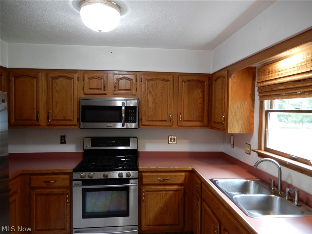 1625 Sherman Street Geneva OH 44041