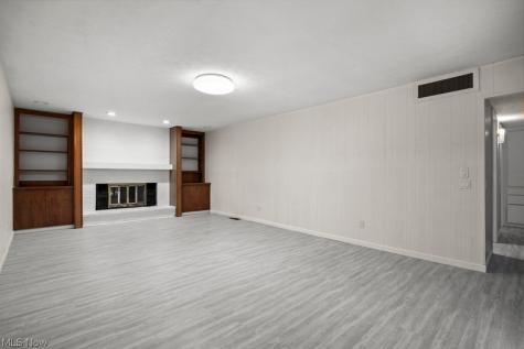 32633 Woodridge Court North Ridgeville OH 44039