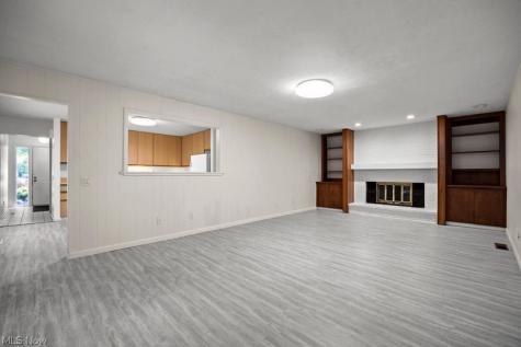 32633 Woodridge Court North Ridgeville OH 44039
