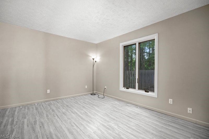 32633 Woodridge Court North Ridgeville OH 44039