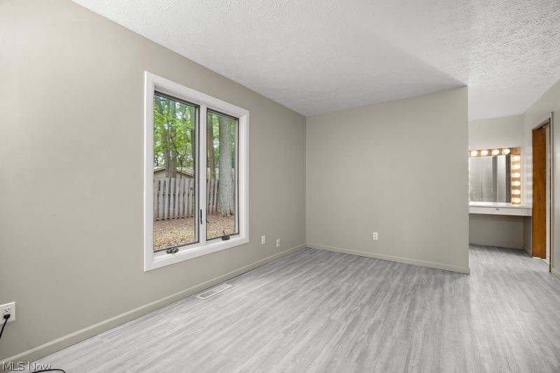 32633 Woodridge Court North Ridgeville OH 44039