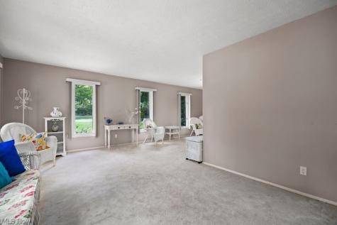 32633 Woodridge Court North Ridgeville OH 44039
