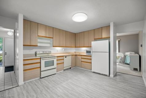 32633 Woodridge Court North Ridgeville OH 44039