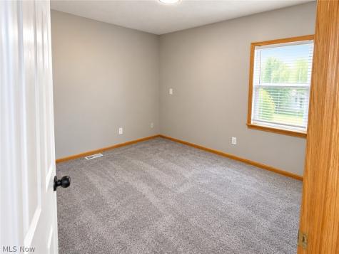 14913 Lincoln Avenue Cleveland OH 44128