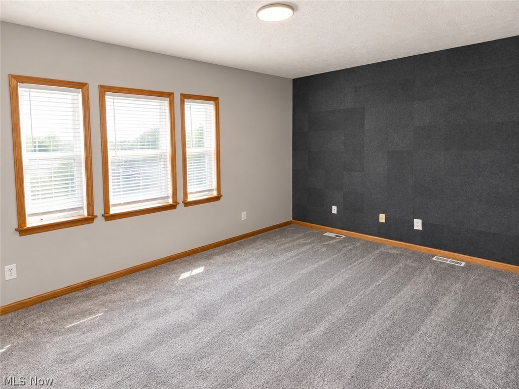 14913 Lincoln Avenue Cleveland OH 44128