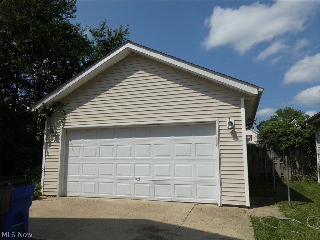 14913 Lincoln Avenue Cleveland OH 44128