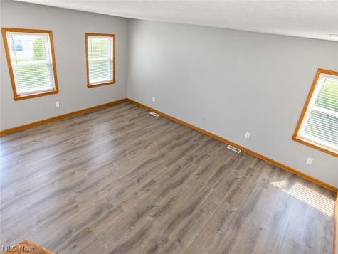 14913 Lincoln Avenue Cleveland OH 44128