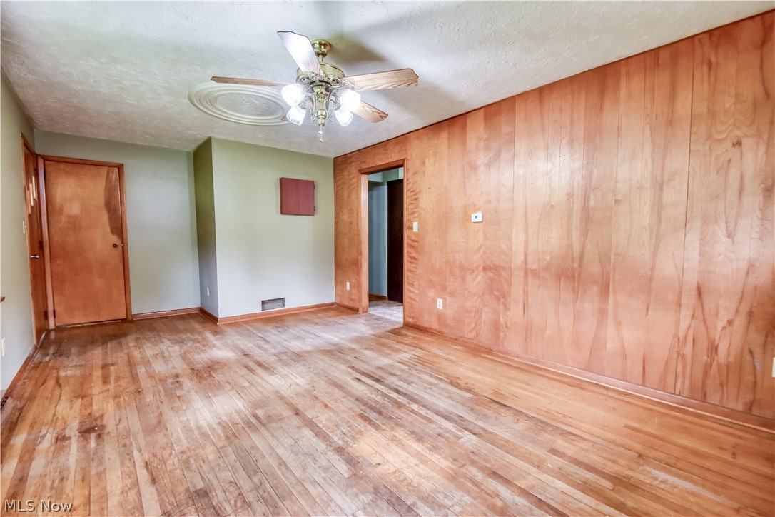 4090 N Leavitt Road NW Warren OH 44485