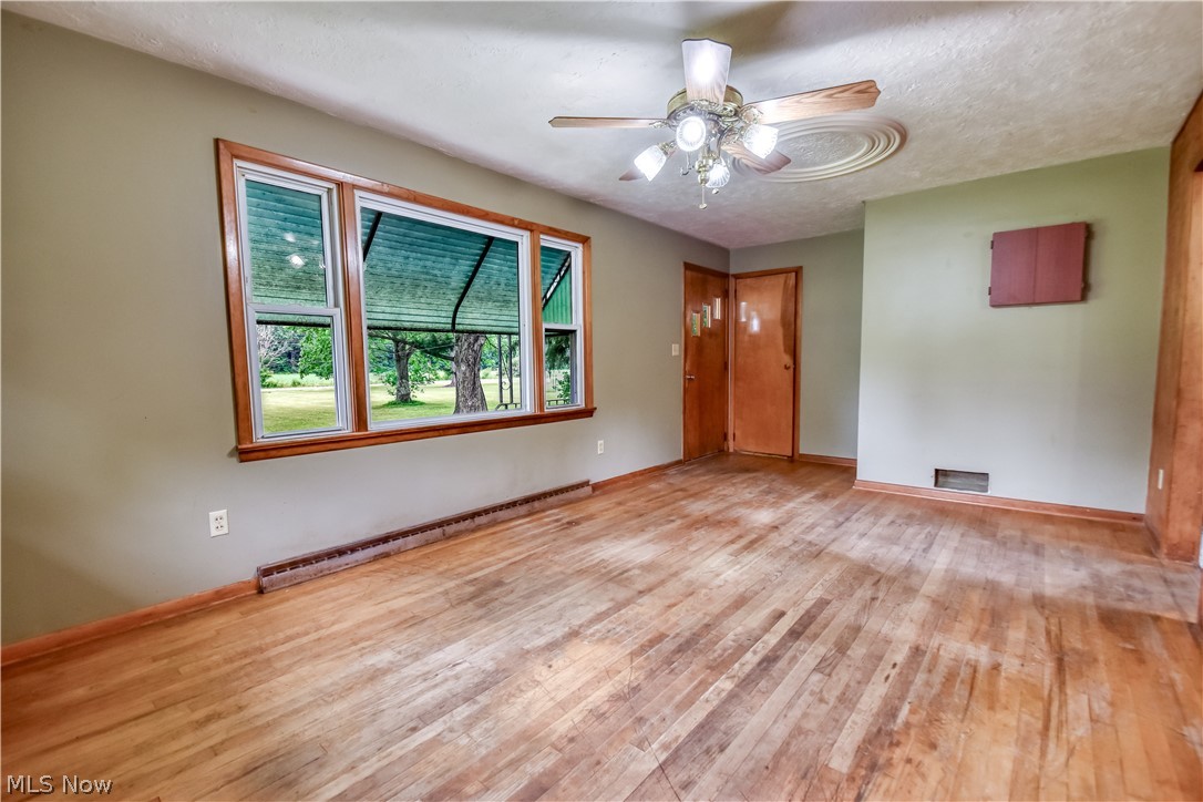 4090 N Leavitt Road NW Warren OH 44485