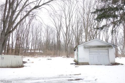 6235 Manchester Road Clinton OH 44216