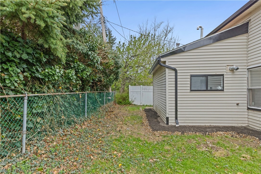 27182 Oriole Avenue Euclid OH 44132