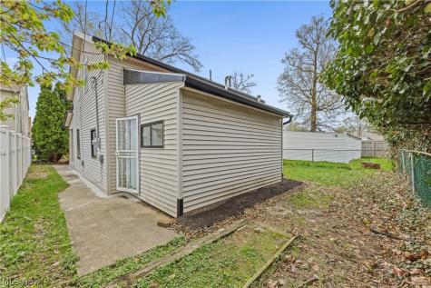 27182 Oriole Avenue Euclid OH 44132